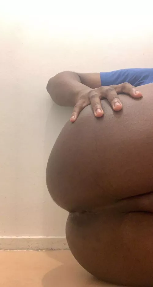 black sissy slut looking for white master with BWC please only want big white cock to submit