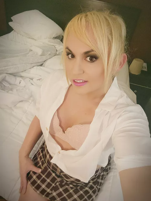 Blonde Trans in Colorado - Hi horny hairy daddies 😊