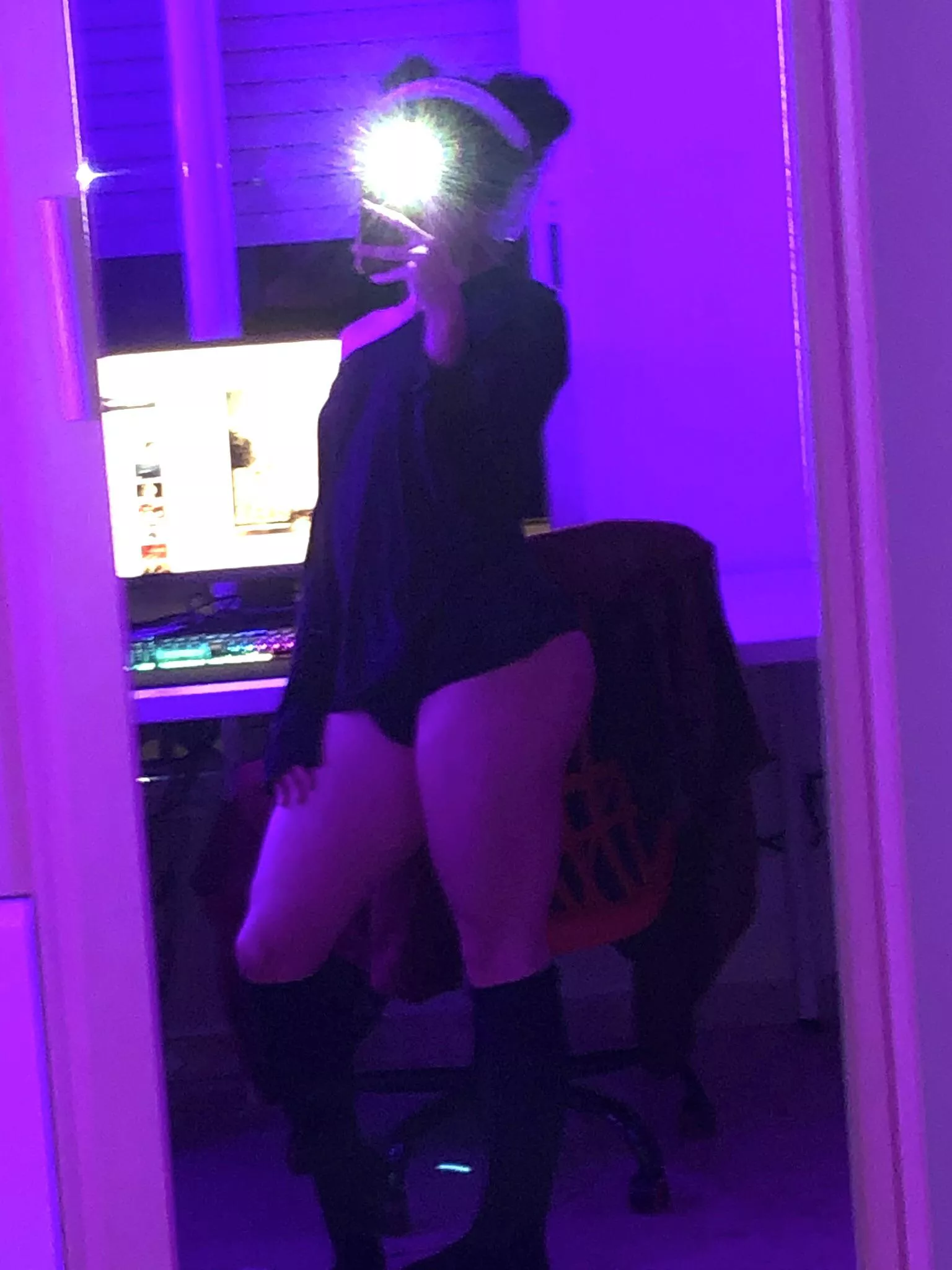 can i crush ur head w my thighs please😣