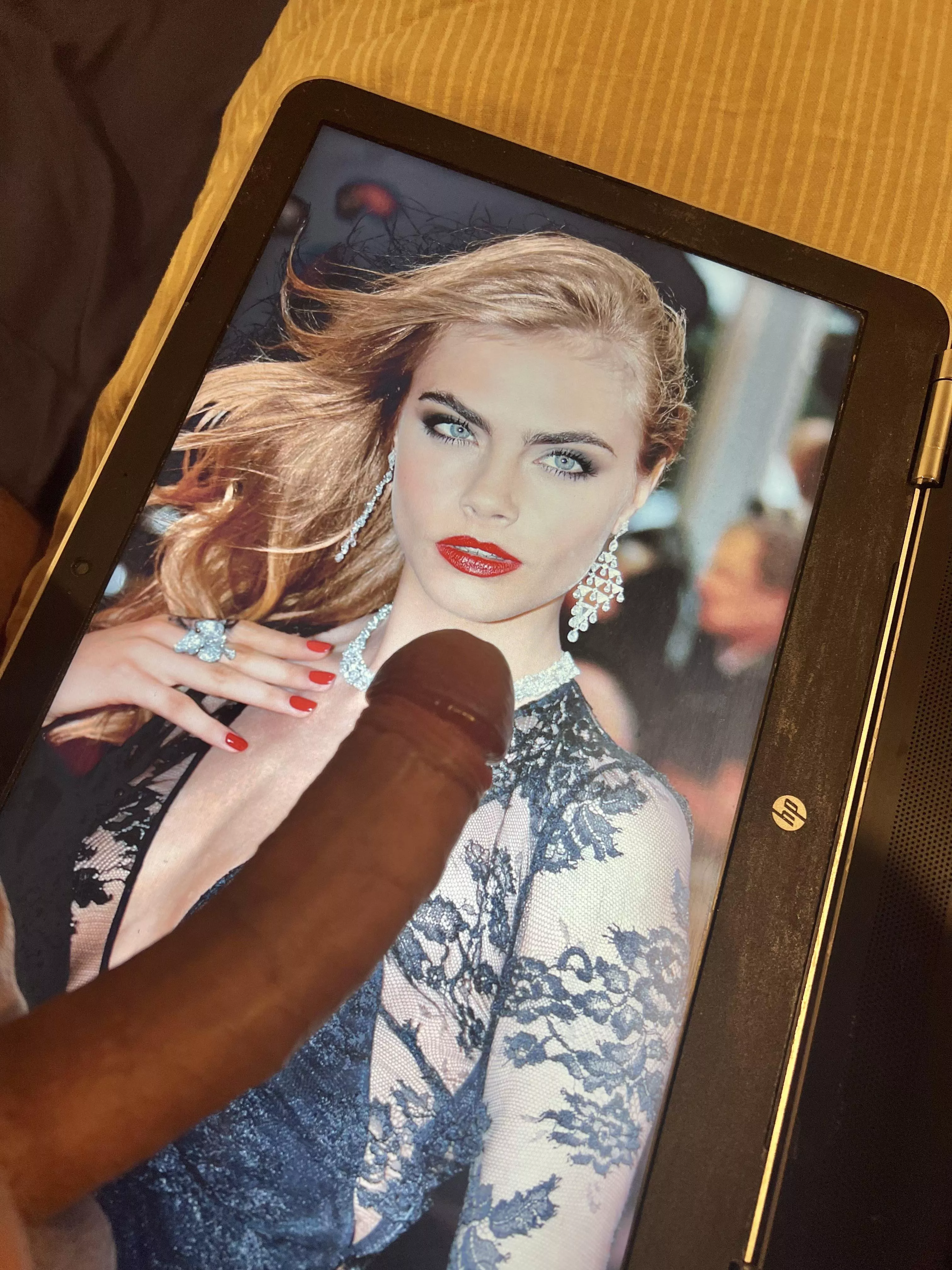 Cara Delevingne oozes sex appeal