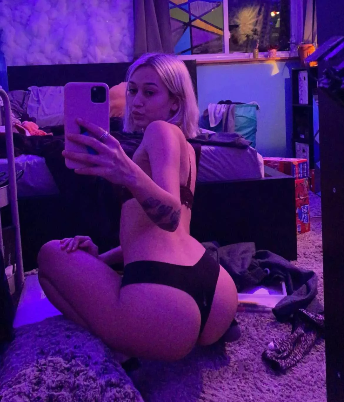 [Domme] Hit an arrow for an instant humiliation task.