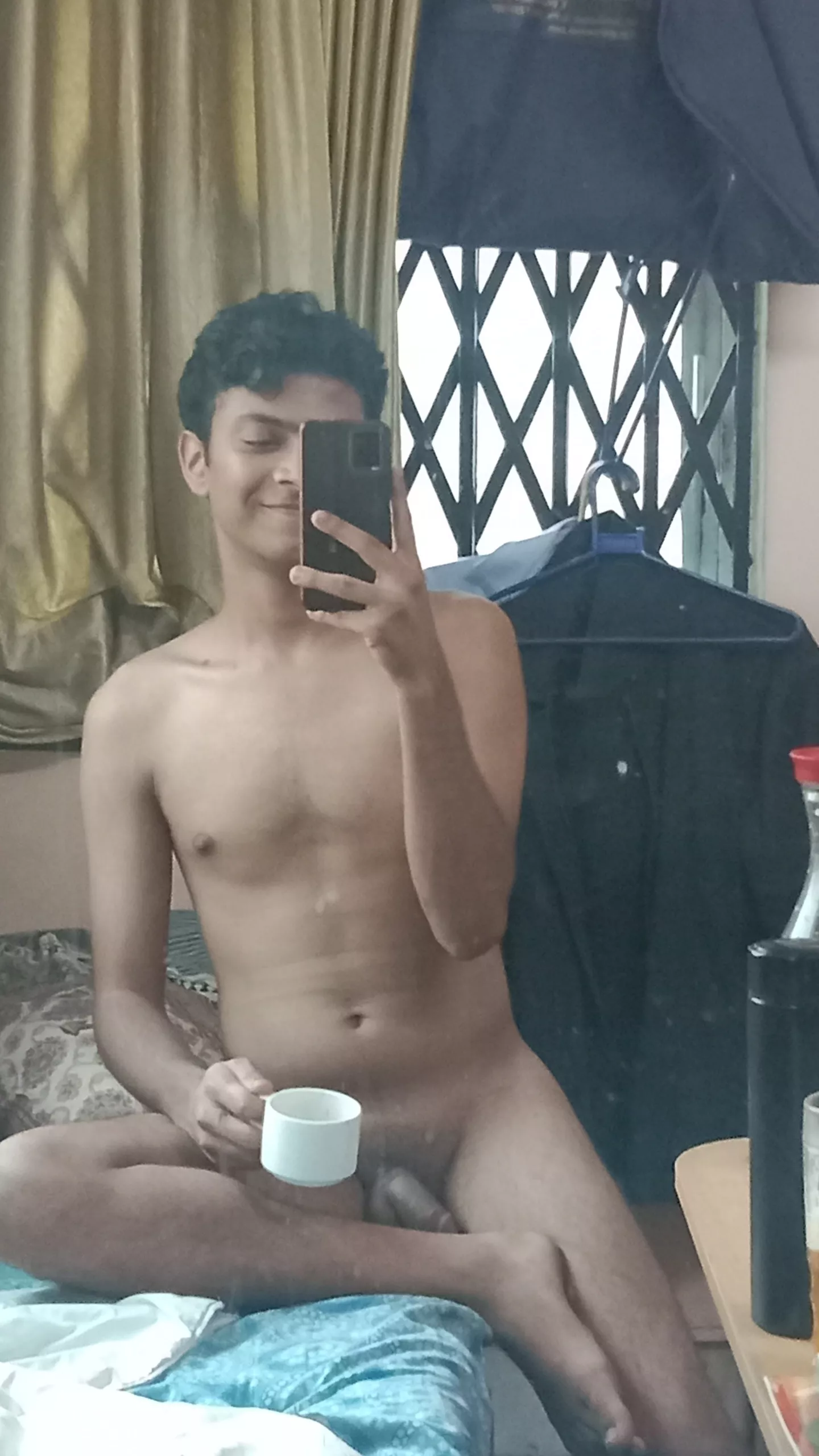 good morning. love having my morning cup of tea like this, it feels relaxing and gives my day a wonderful start. also thanks to all you who commented on my last post for the advice. peace and love to all.