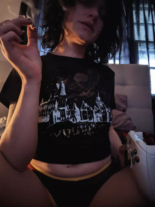 great day to smoke && game🌬️🧙‍♀️