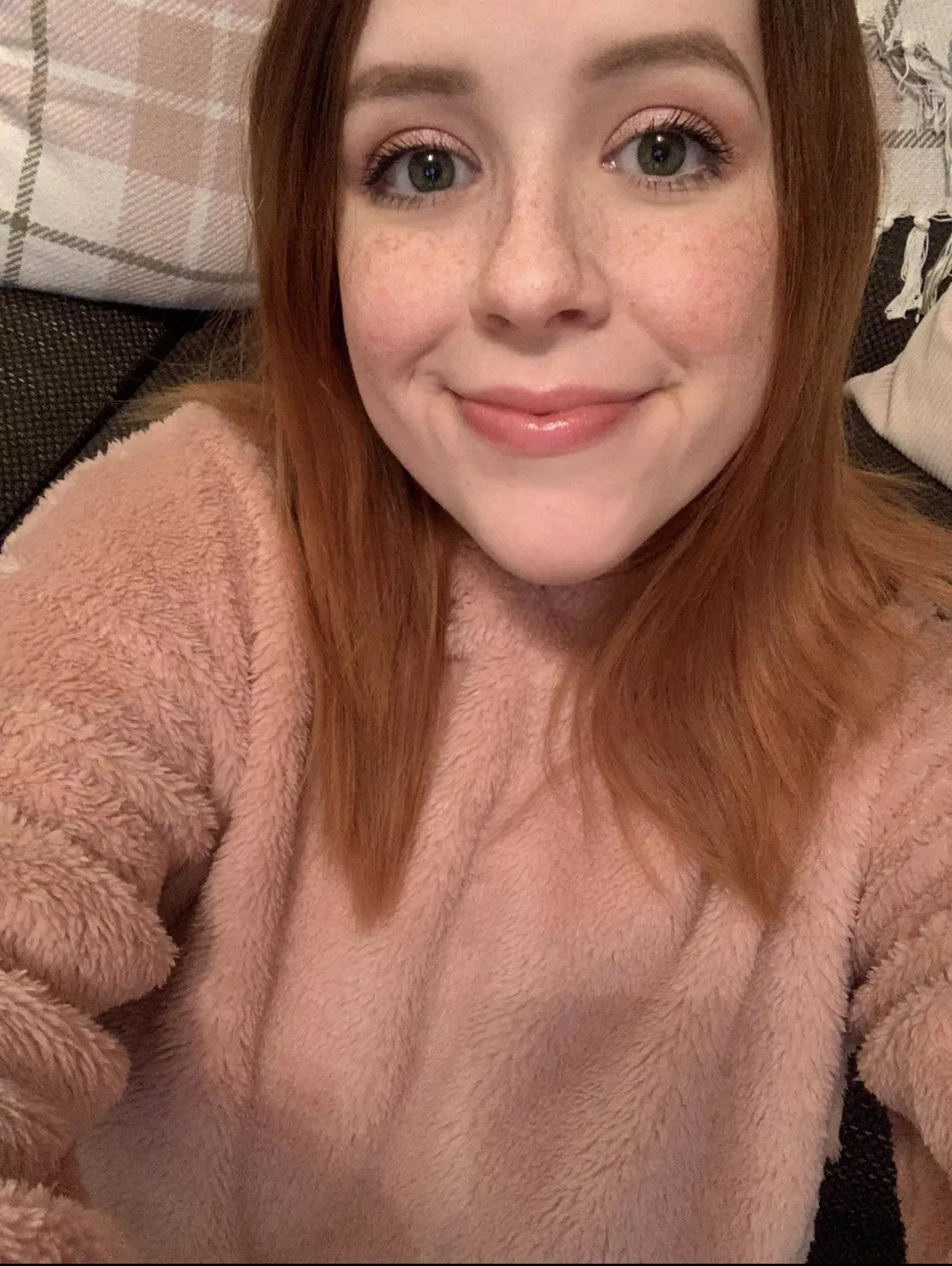 Hope you have a great Monday! I’ll be on the couch if anyone needs me 😂 [F]