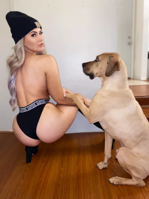 I already took off the top, the bottom is for you to rip and lick what's underneath