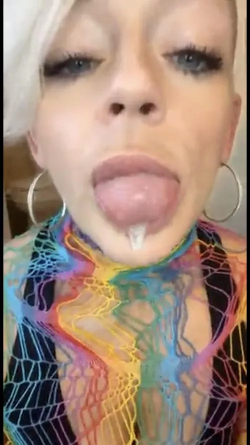 I’m a sloppy milf [oc]