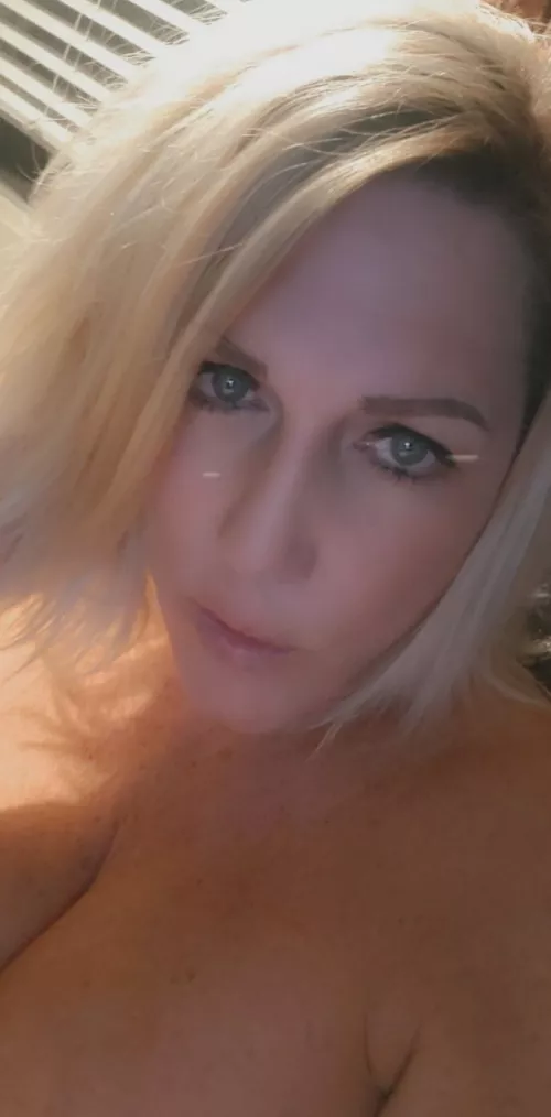 Looking pretty serious for a party girl....