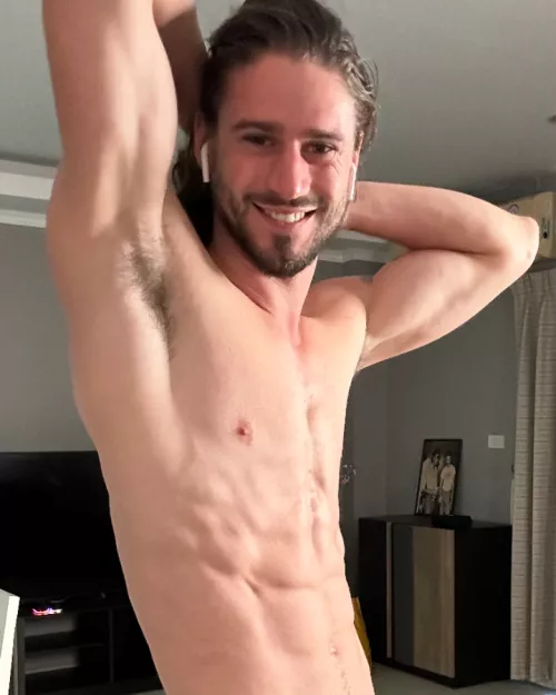 making Monday a little better 😁😏