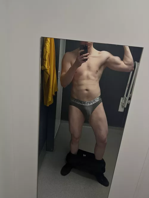 My XL briefs are too small to carry all this cock but at least they’re stretchy, can I stretch out you next?