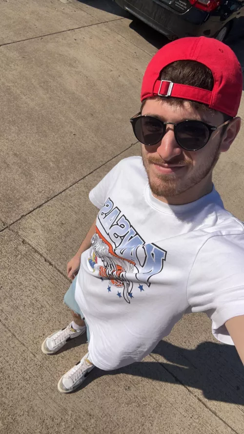 Need someone to enjoy the warm weather with 😉