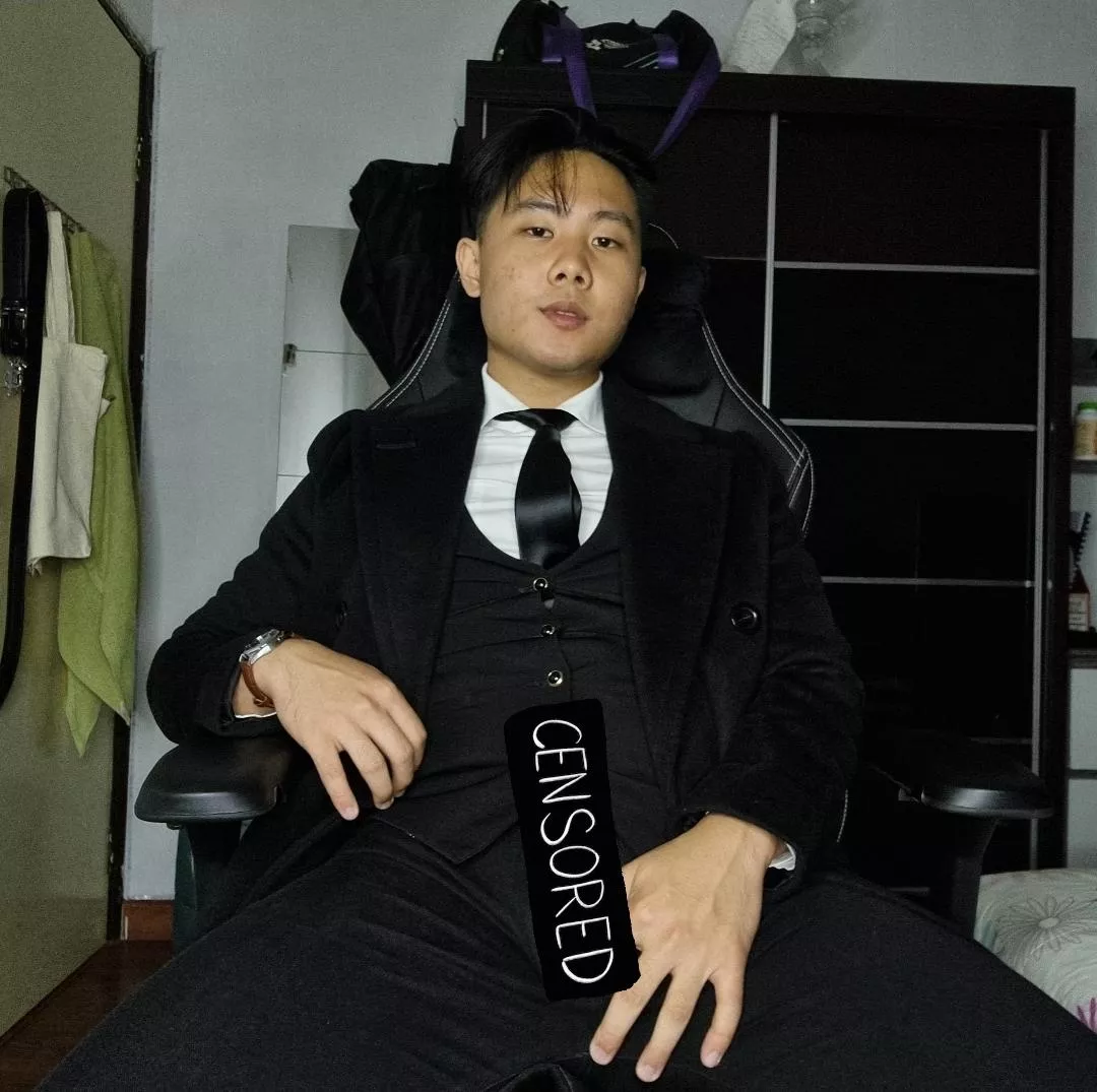 So how would you rate my mafia boss outfit? 😏