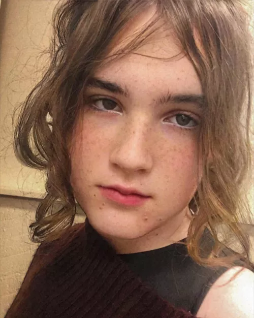 This my serious face >: <