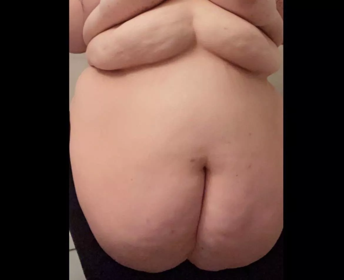 This really shows how big I am 😍 so big & always so hungry