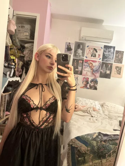 Too much clothes for a first date? 😉