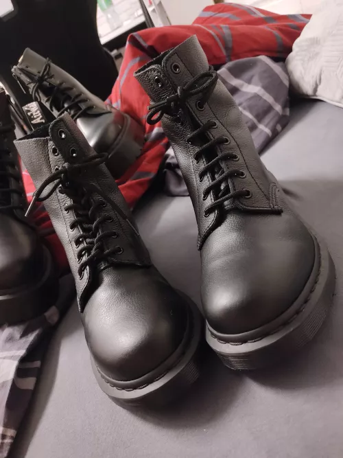 Which tying style do y'all prefer?