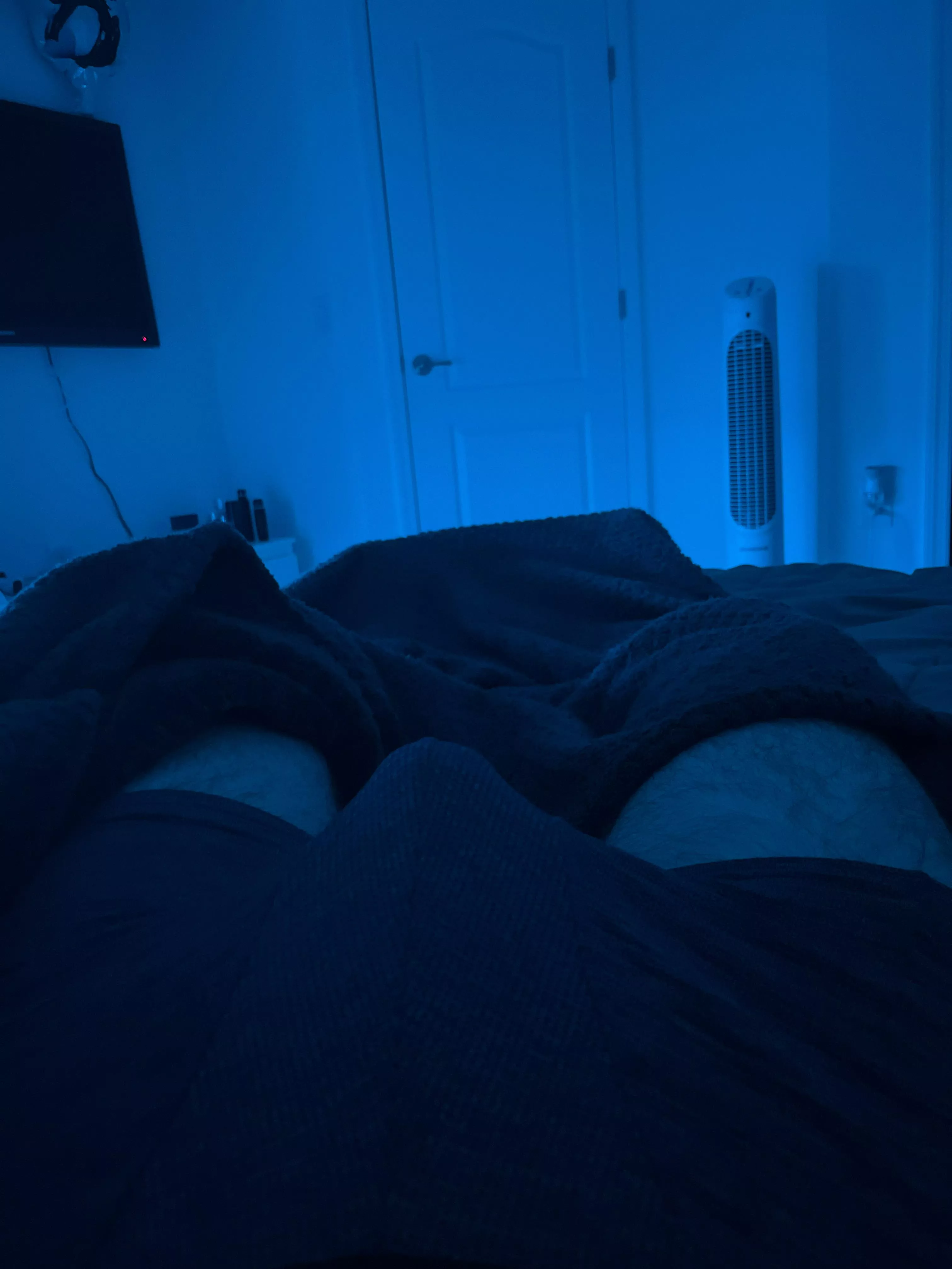 Who wants to see what’s under