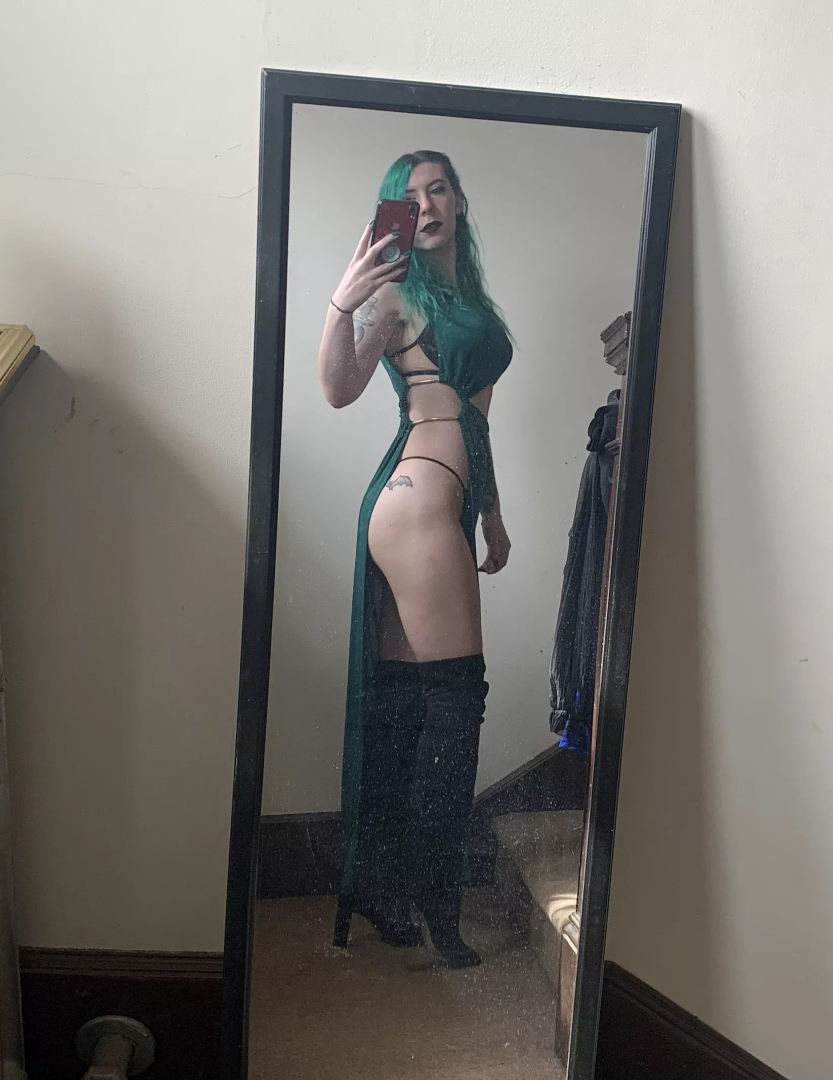 Won'te be able to keep the ass in today