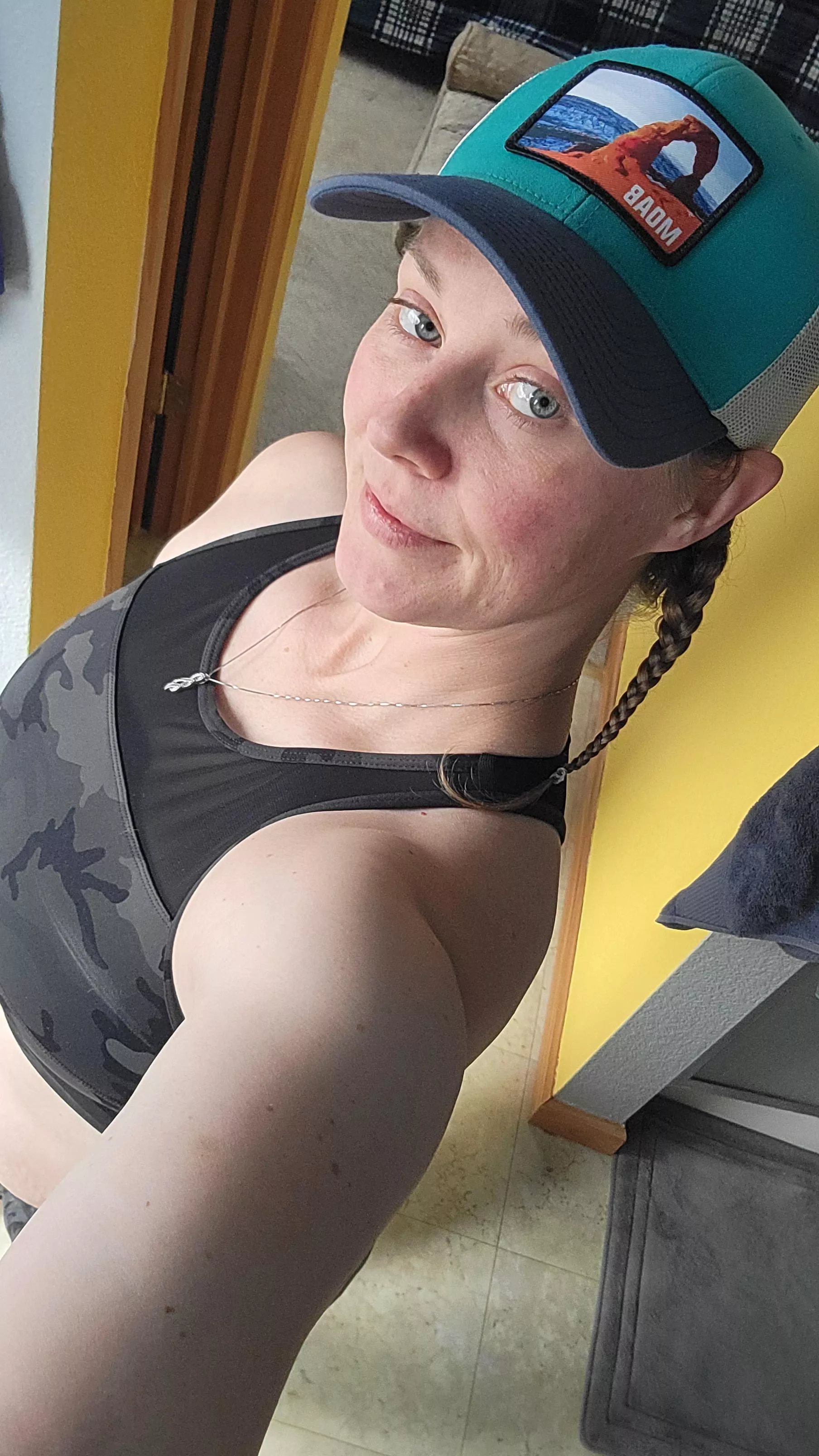 You like a girl who rocks a hat?