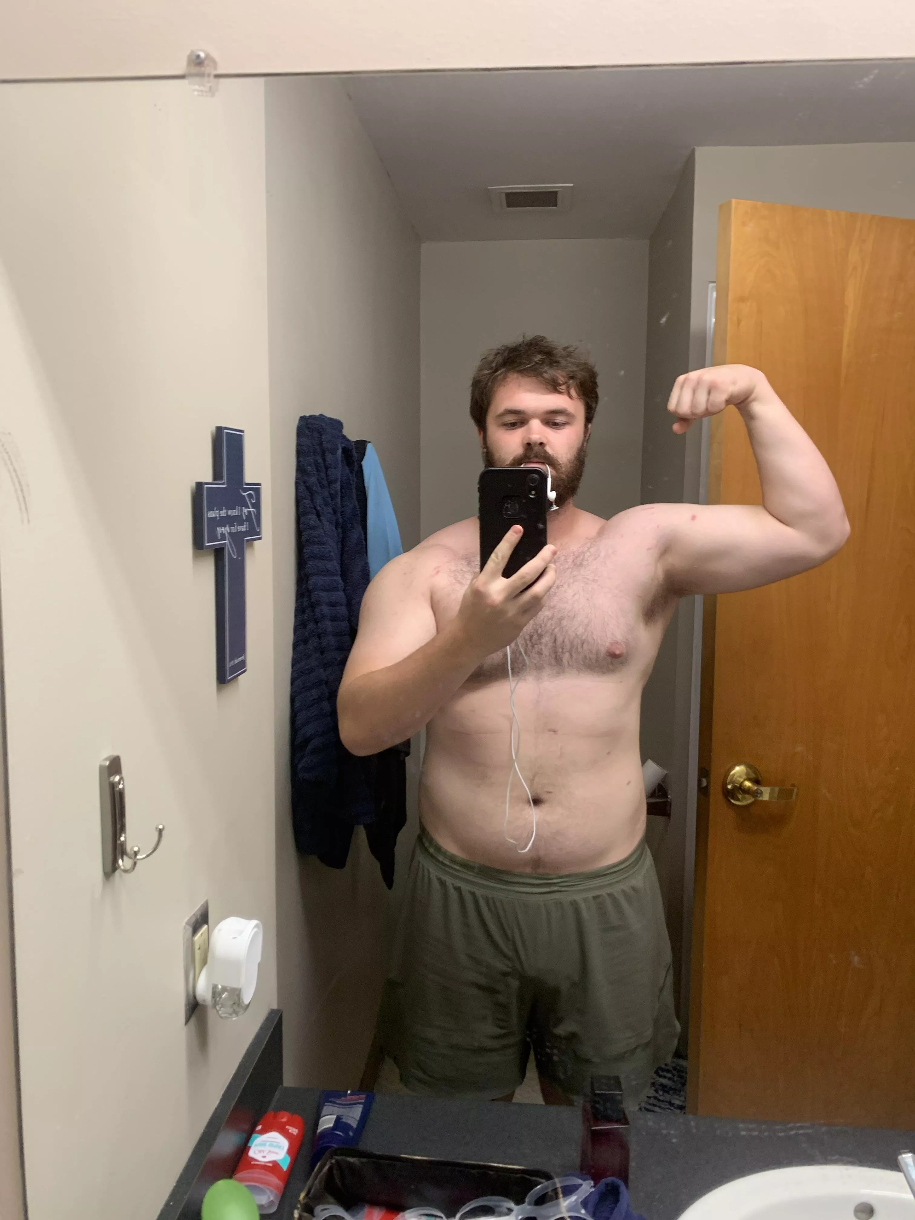 19 anyone wanna turn this guy gay hmu I will give you his snap Davidkerri23