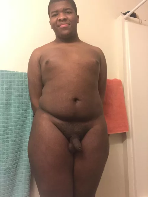 (19) I’m a great hugger. Let’s hug nude 😈