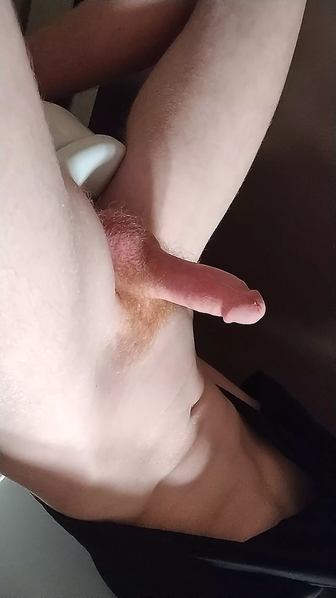 [19] Let this twink know what you think of his dick 😉 dms open
