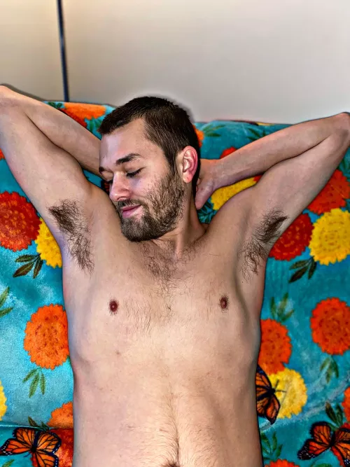 (24) Fuck I smell MUSKY 😈