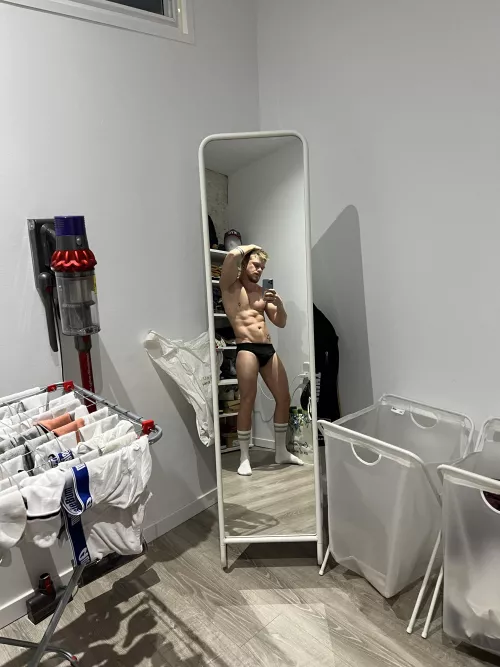 30 looking for fit muscle guys for trade m_janiels21