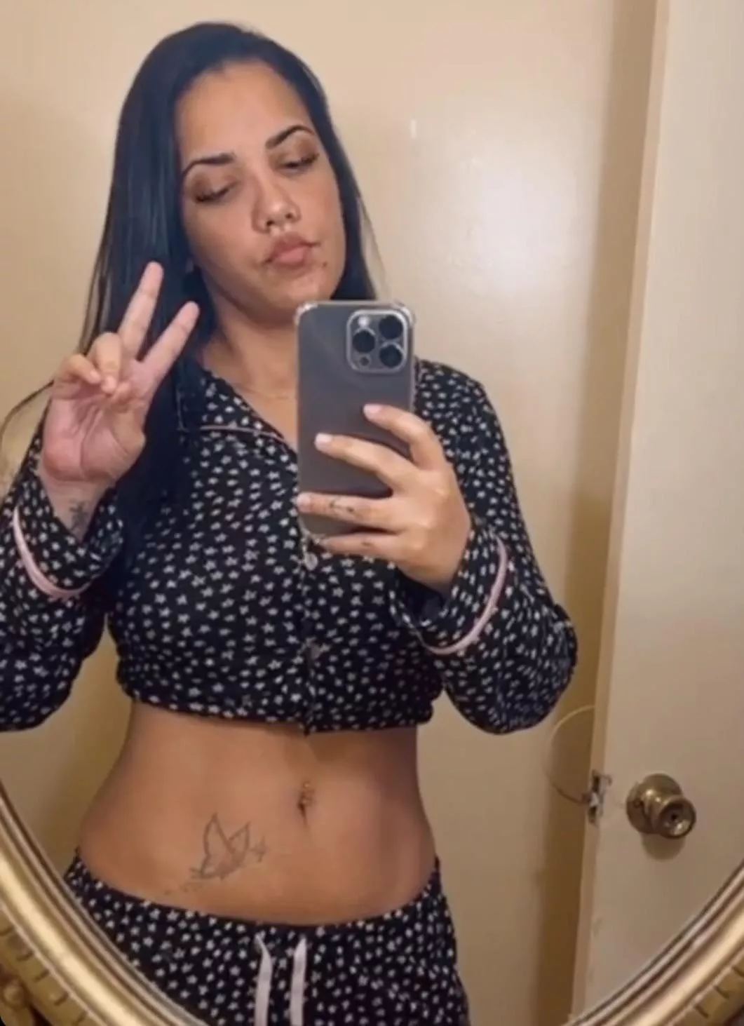 37 yr old Brazilian mother