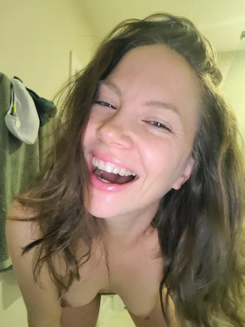 37F mom of two. I'm just here to make you smile. 😈