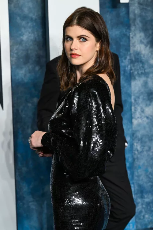 Alexandra Daddario (2023 Oscar party)