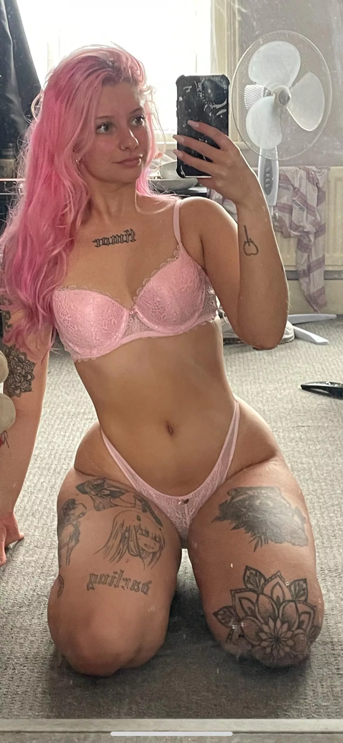 An emo in her underwear 🥺