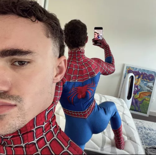 Anyone here into Cosplay ? Aussie guy new here