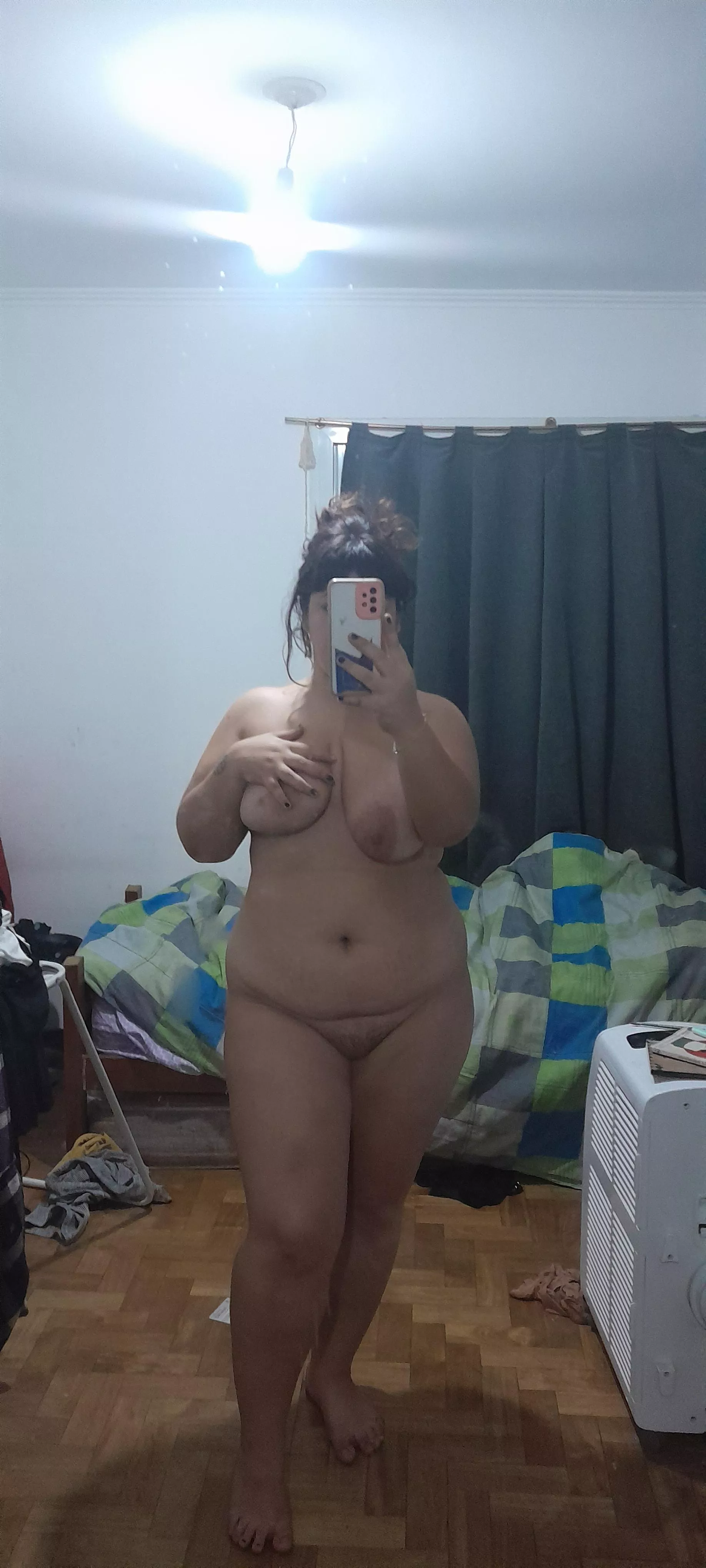 are u guys into mirror selfies or nah? ps. fringe reveal!!!