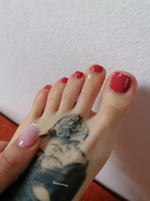do you like my pink nails?