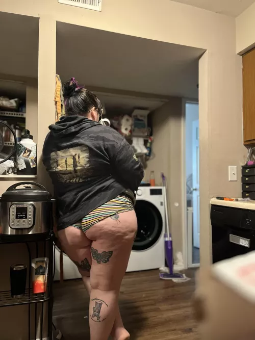 Early morning ass with some coffee to go along