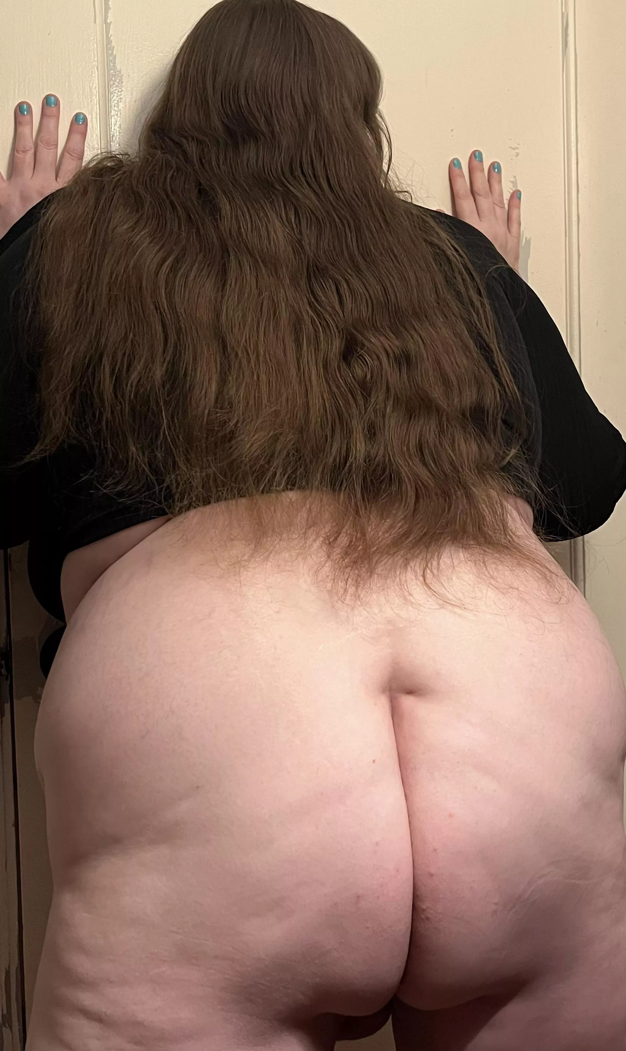 Hair almost down to my ass! Hope you like ‘‘em bigger.