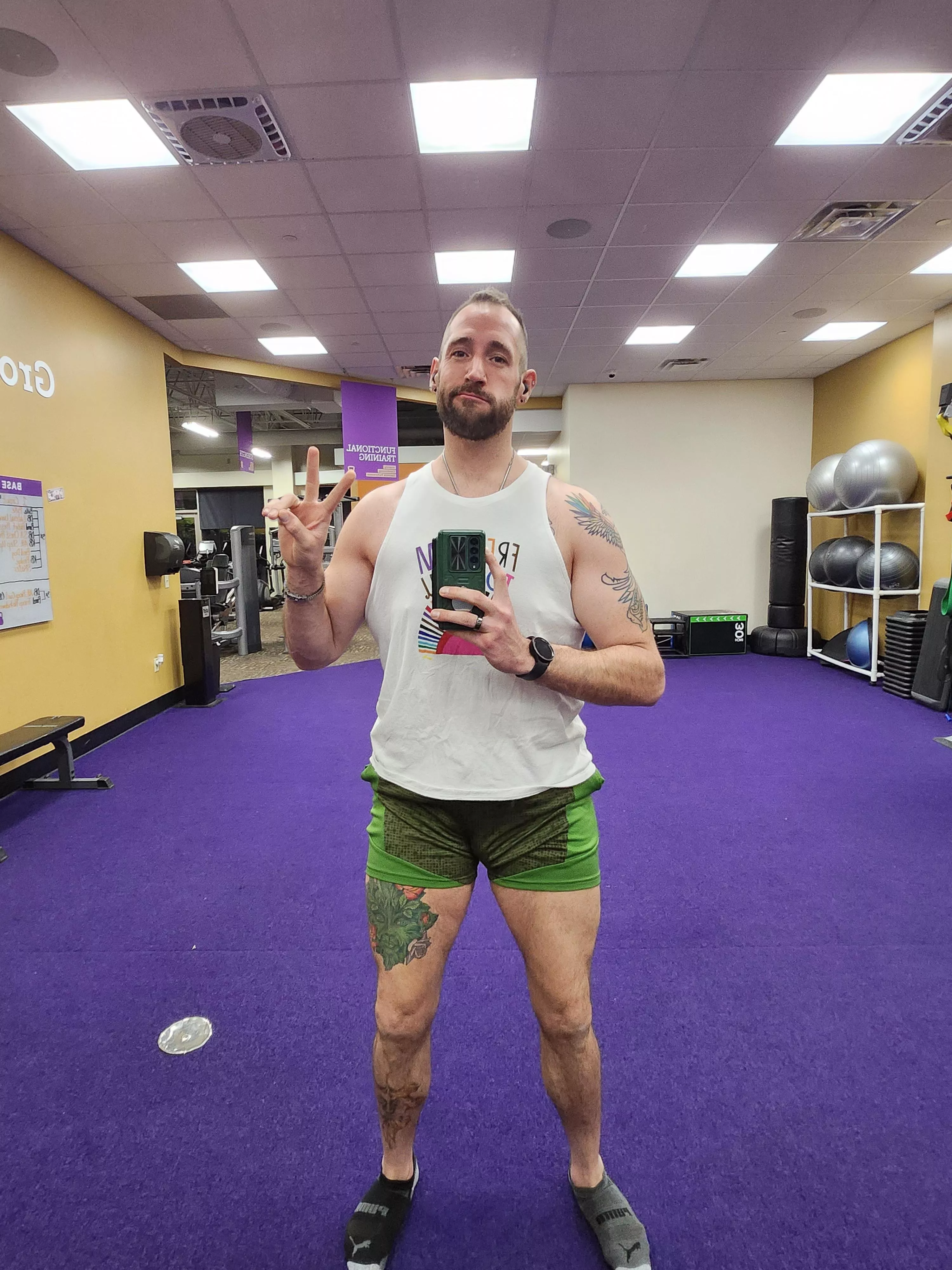 hey, your daily dose of aggressive positivey... don't forget, no matter how tired, empty or alone you feel right now, you fckin matter, you're sexy as hell and damn that @ss is so nice.