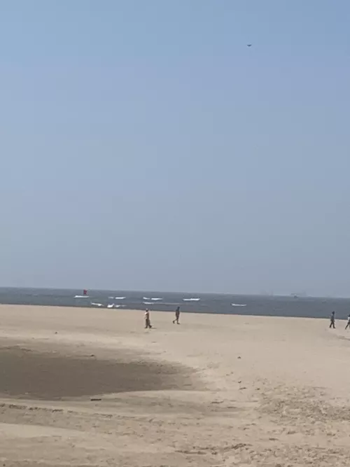 I don’t know if this is the right subreddit but could anyone tell me if those waves are rip currents?