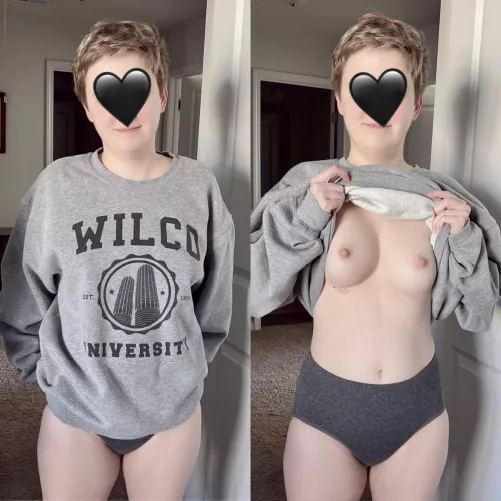 🖤I love a big sweatshirt🖤