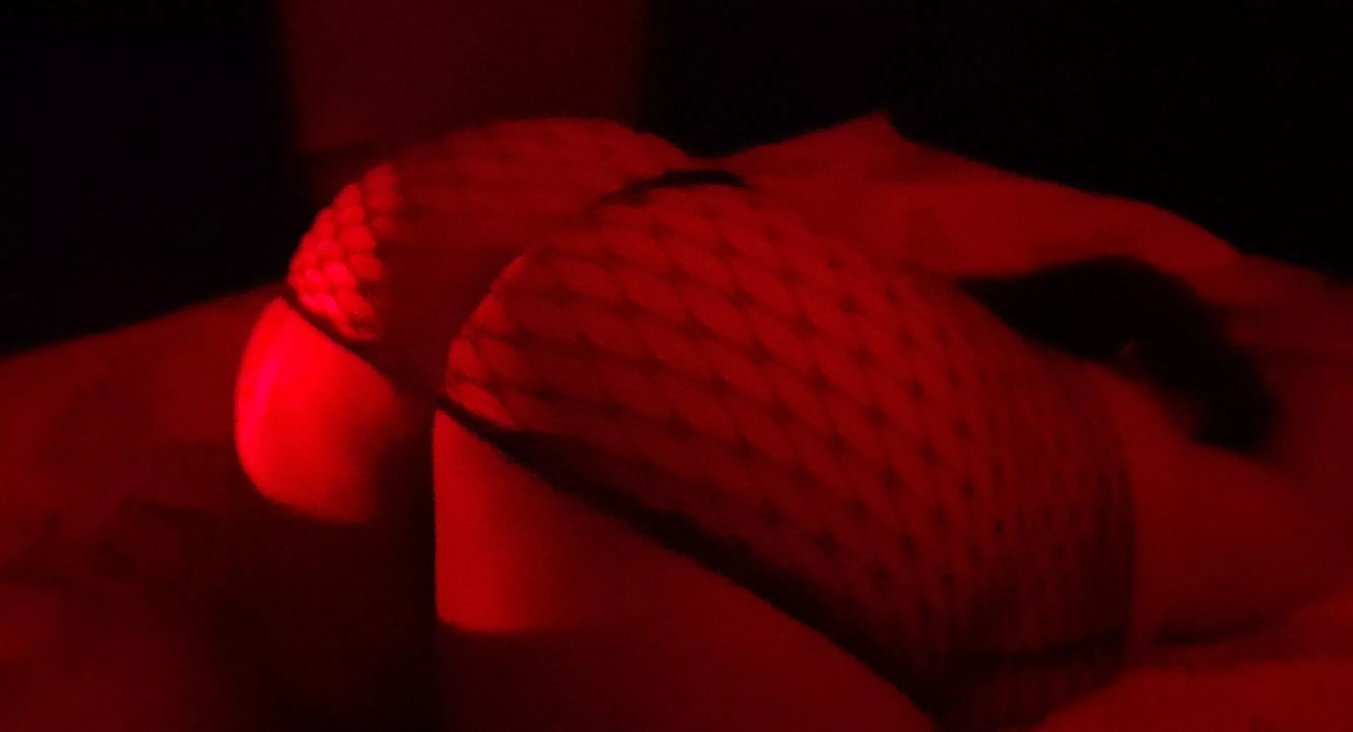 I wanna bus all over that ass