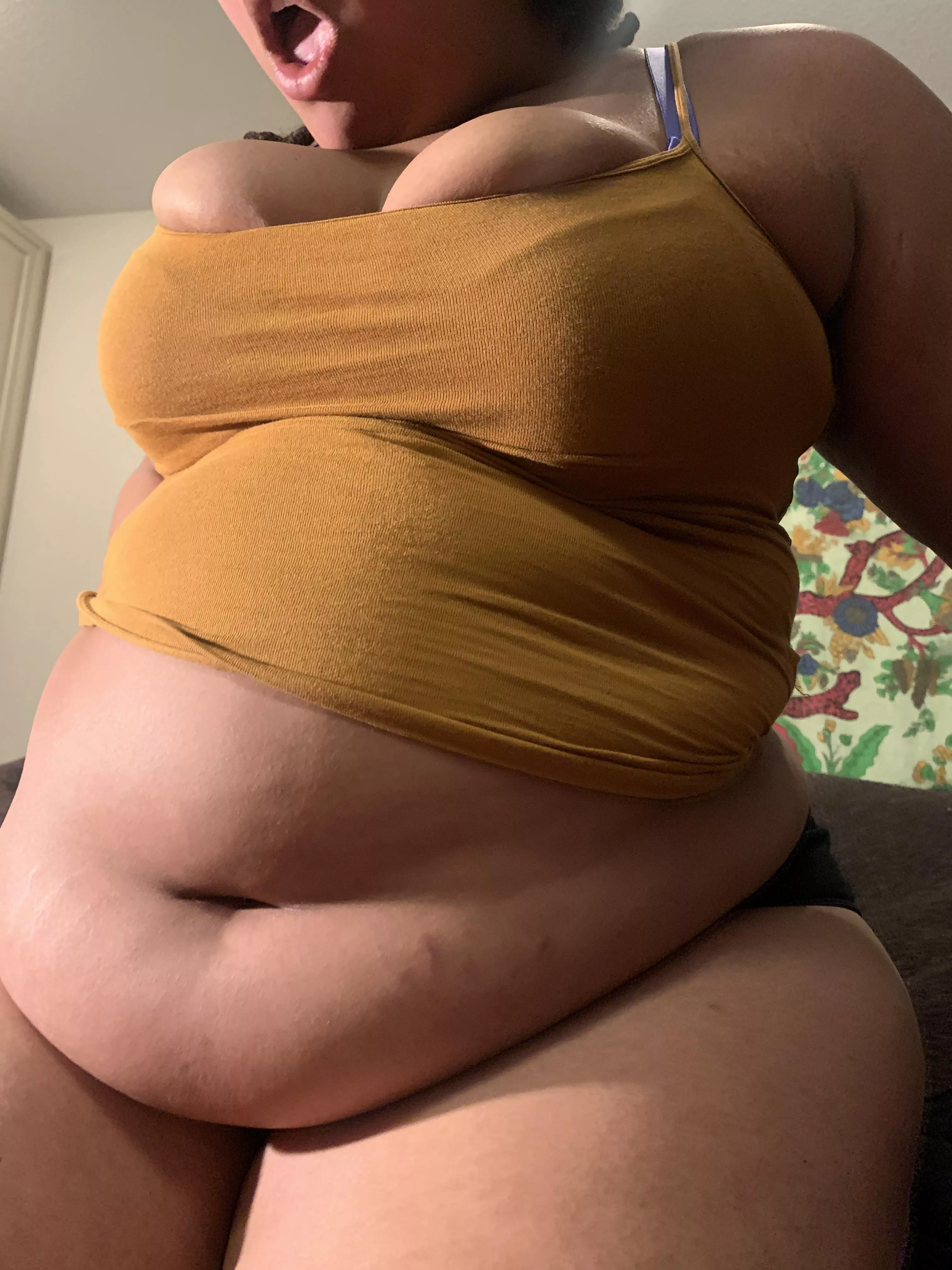 I wasn't expecting my belly to get this big so fast!