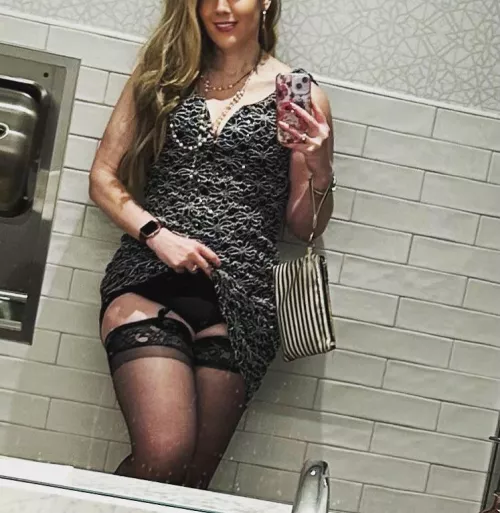 I[f] I sent this to you during dinner, would you order desert?