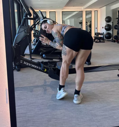 If I’m your girlfriend, How often would you pull off those black pants 😉👅💦