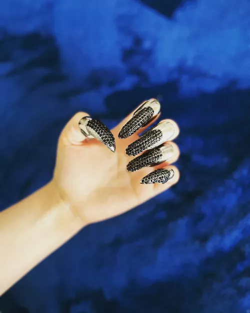 Like my new claws? 💅