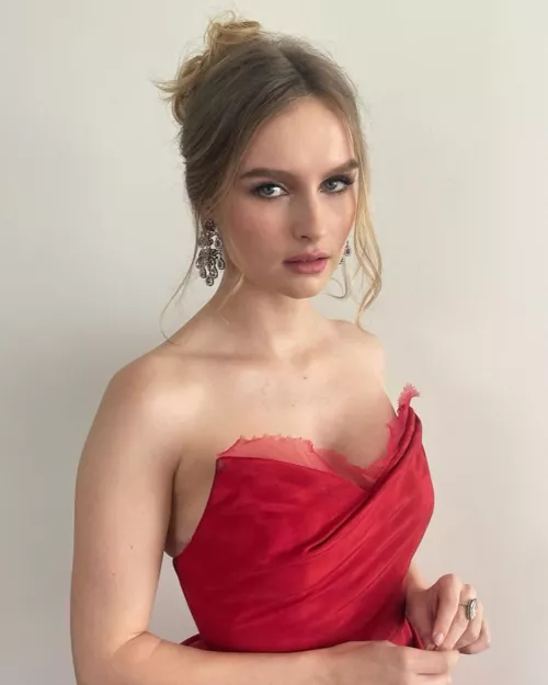 Olivia DeJonge