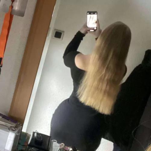 Send me your pics, and I’ll rate them and help some to get off ;)