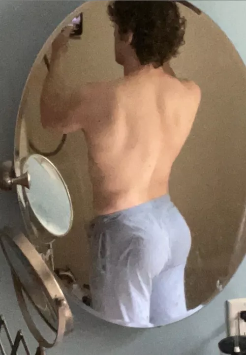 Should be studying but instead wondering if these pants make my butt look big