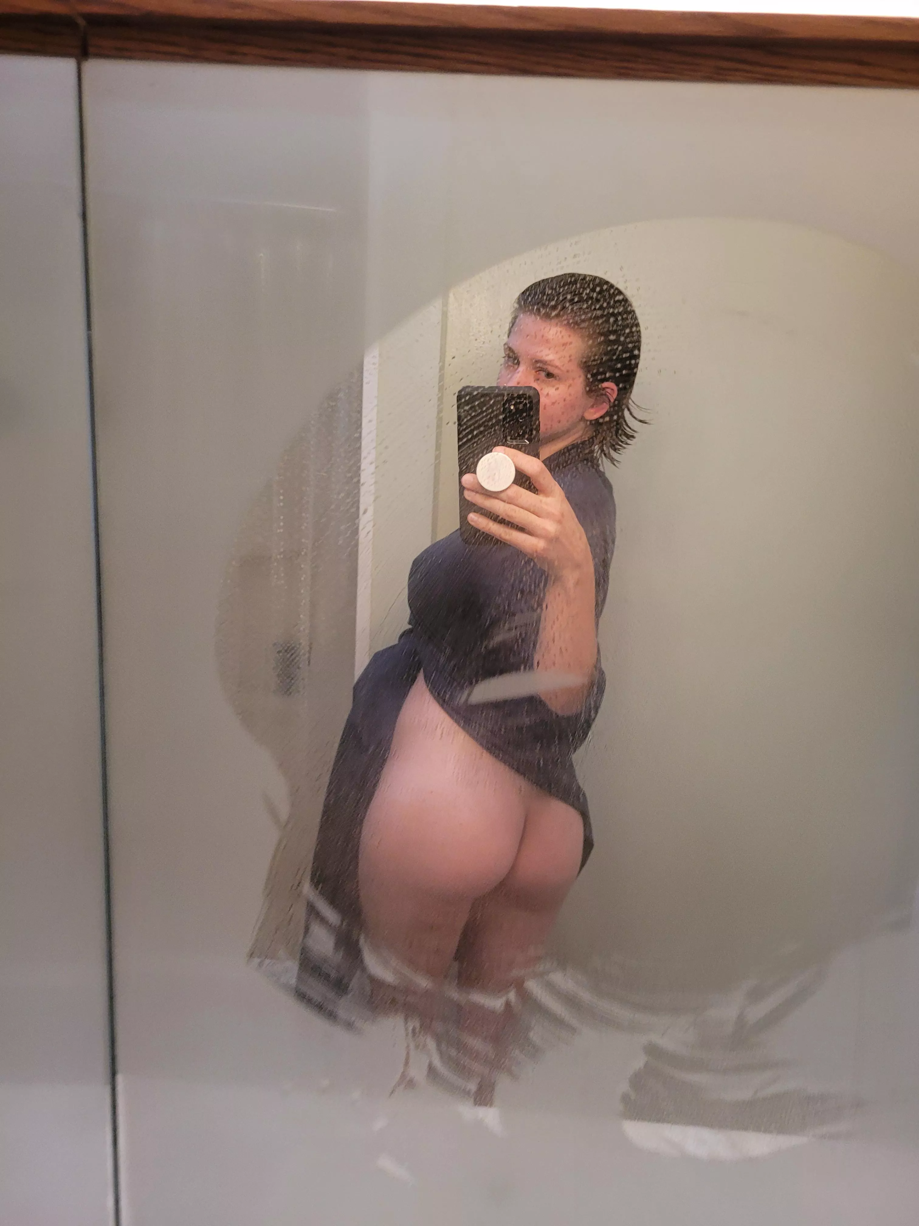 Showing a little bum ☺️