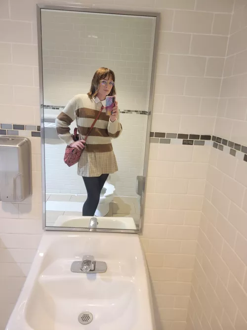 Slowly feeling comfortable going out in fem clothing