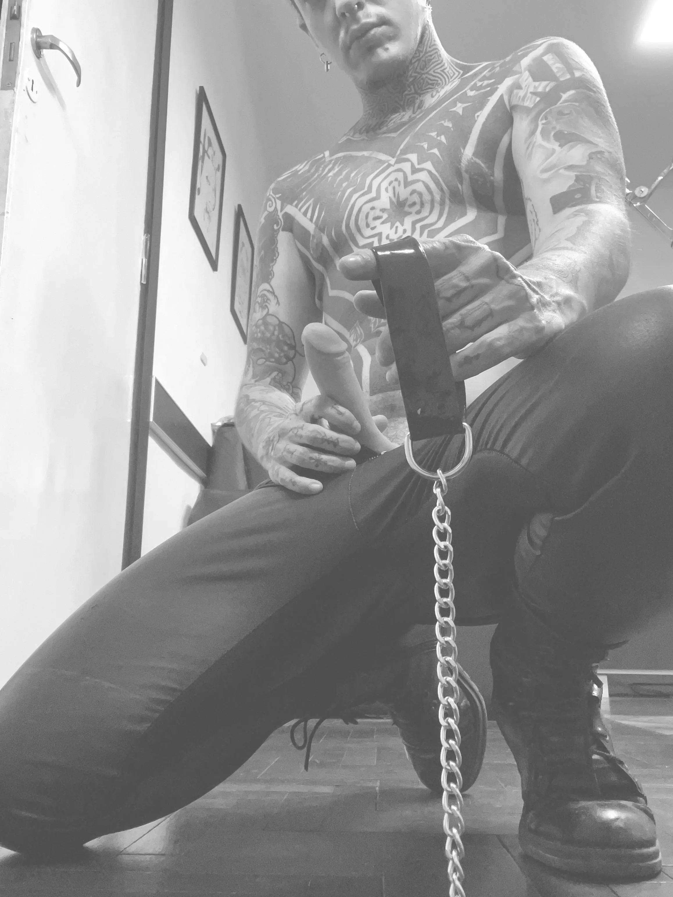 Trans Daddy knows how to make you feel pleasure.